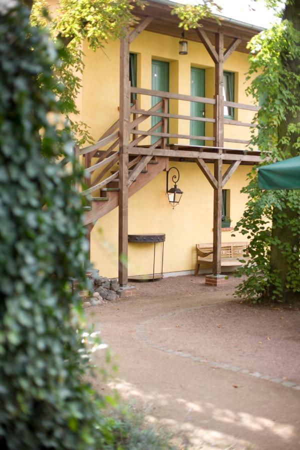 Gasthaus Und Pension "Zum Hauenden Schwein" Wörlitz Екстериор снимка