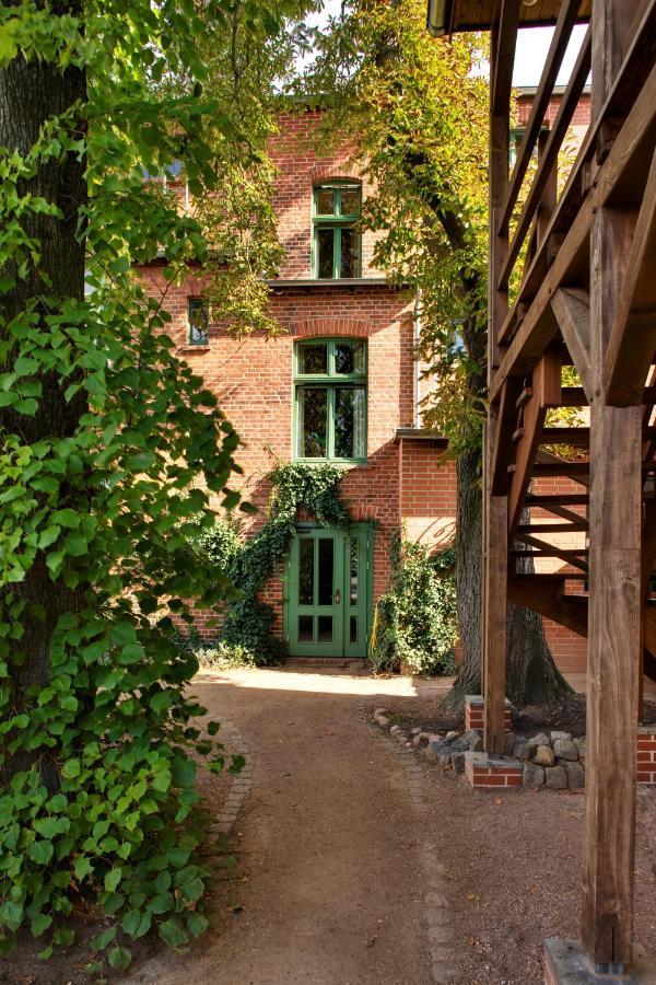 Gasthaus Und Pension "Zum Hauenden Schwein" Wörlitz Екстериор снимка