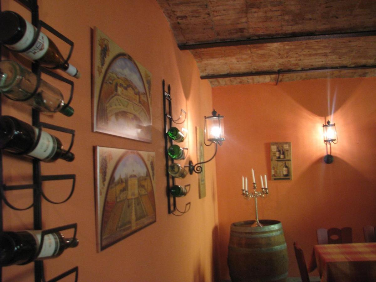 Gasthaus Und Pension "Zum Hauenden Schwein" Wörlitz Екстериор снимка